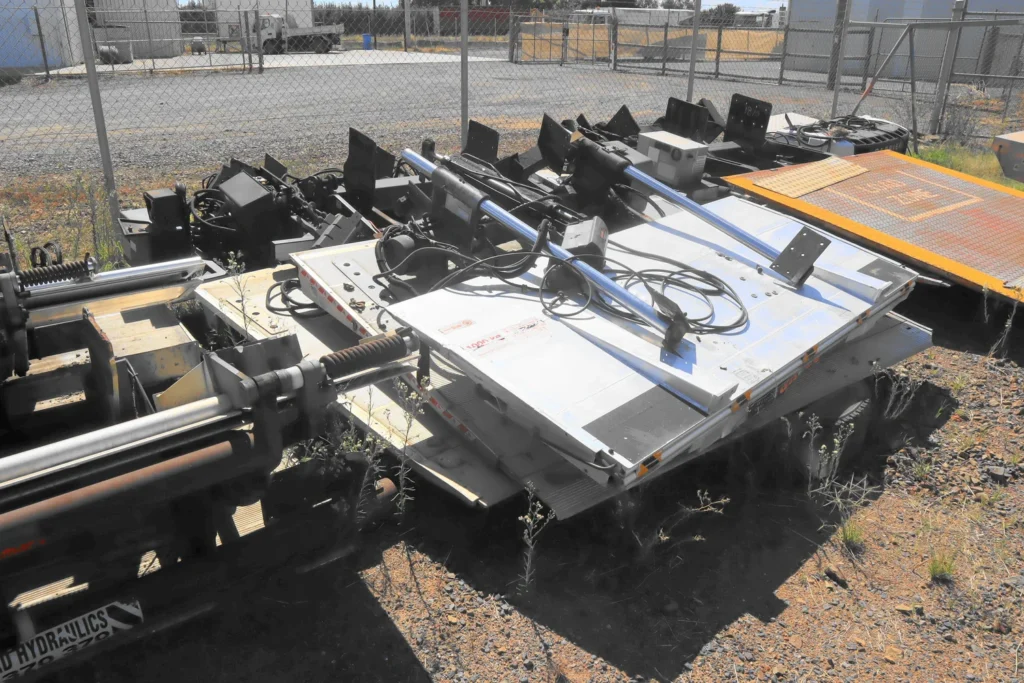 VARIOUS TAILGATE LOADER’S