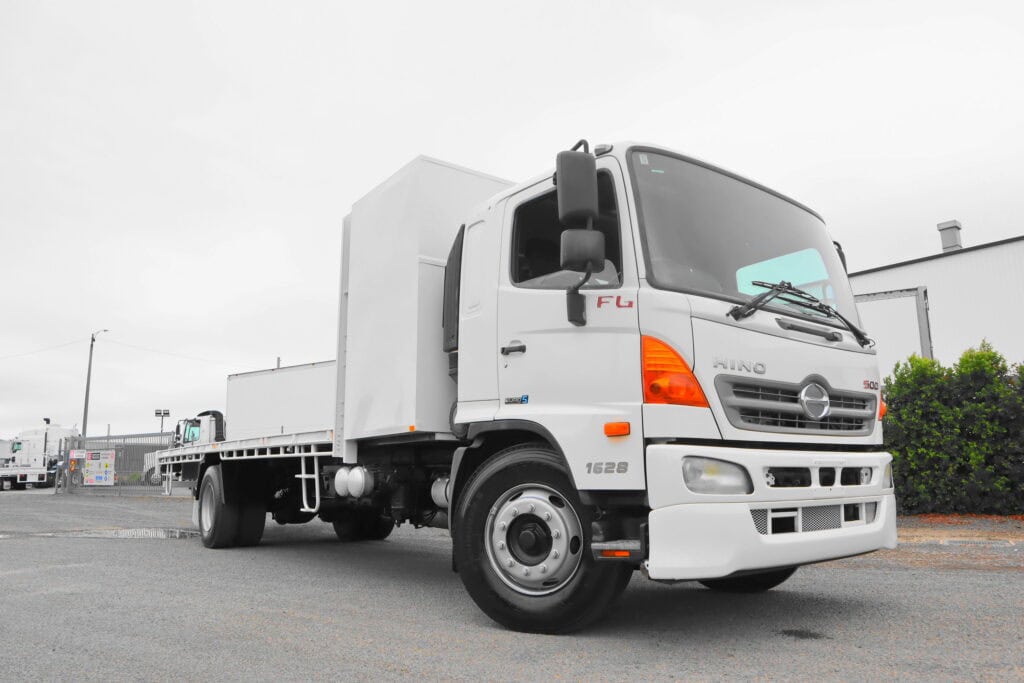 2013 HINO FG500-1628