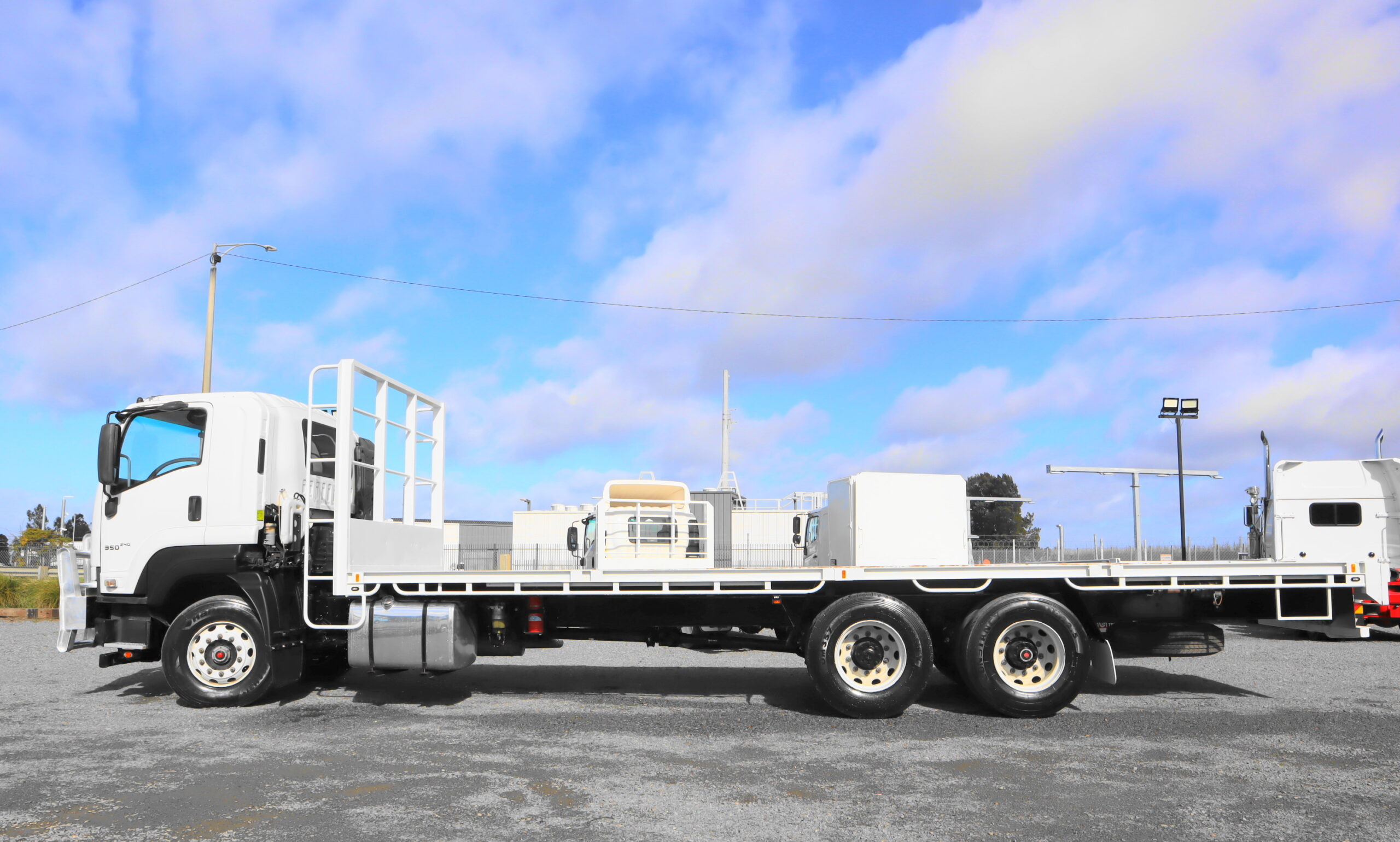 2021 ISUZU FXL 240-350 image 2