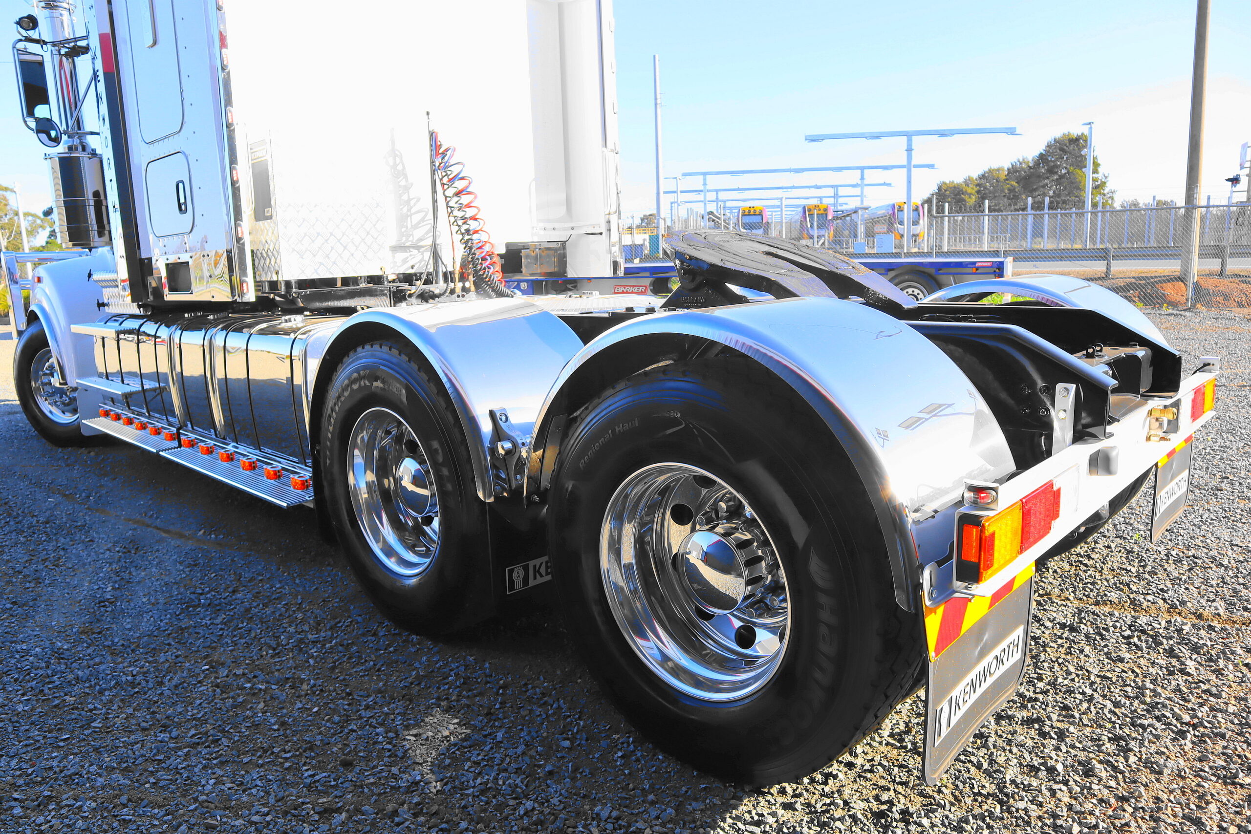 2021 KENWORTH T909 image 9