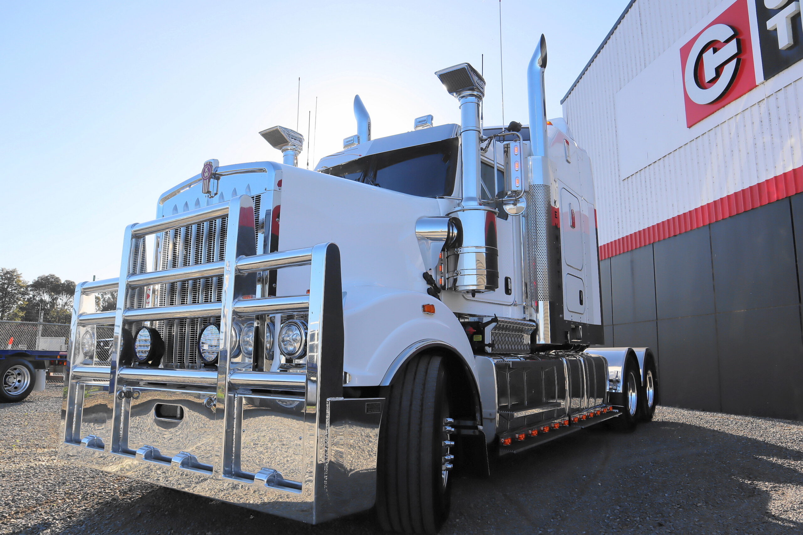 2021 KENWORTH T909 image 15
