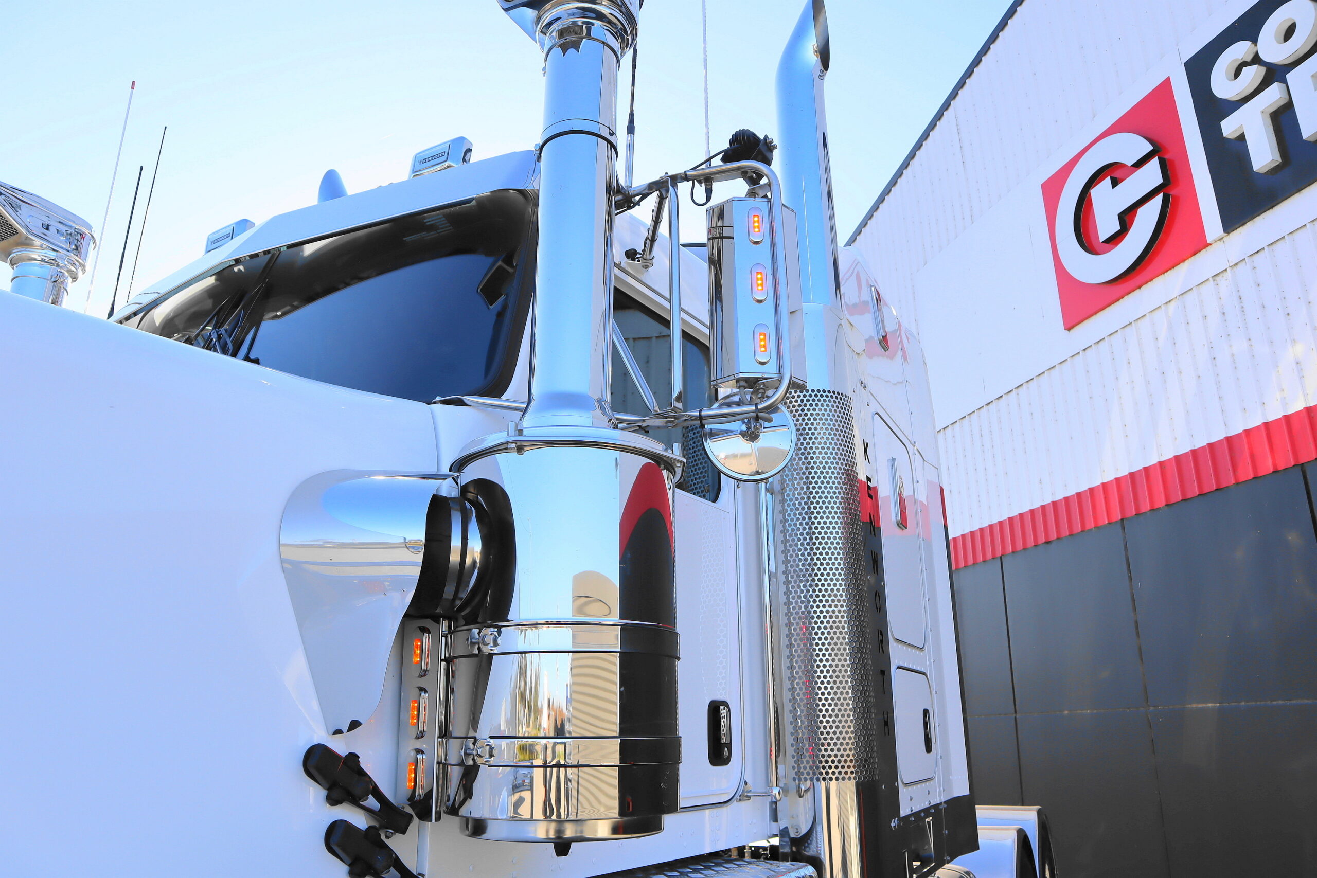 2021 KENWORTH T909 image 14