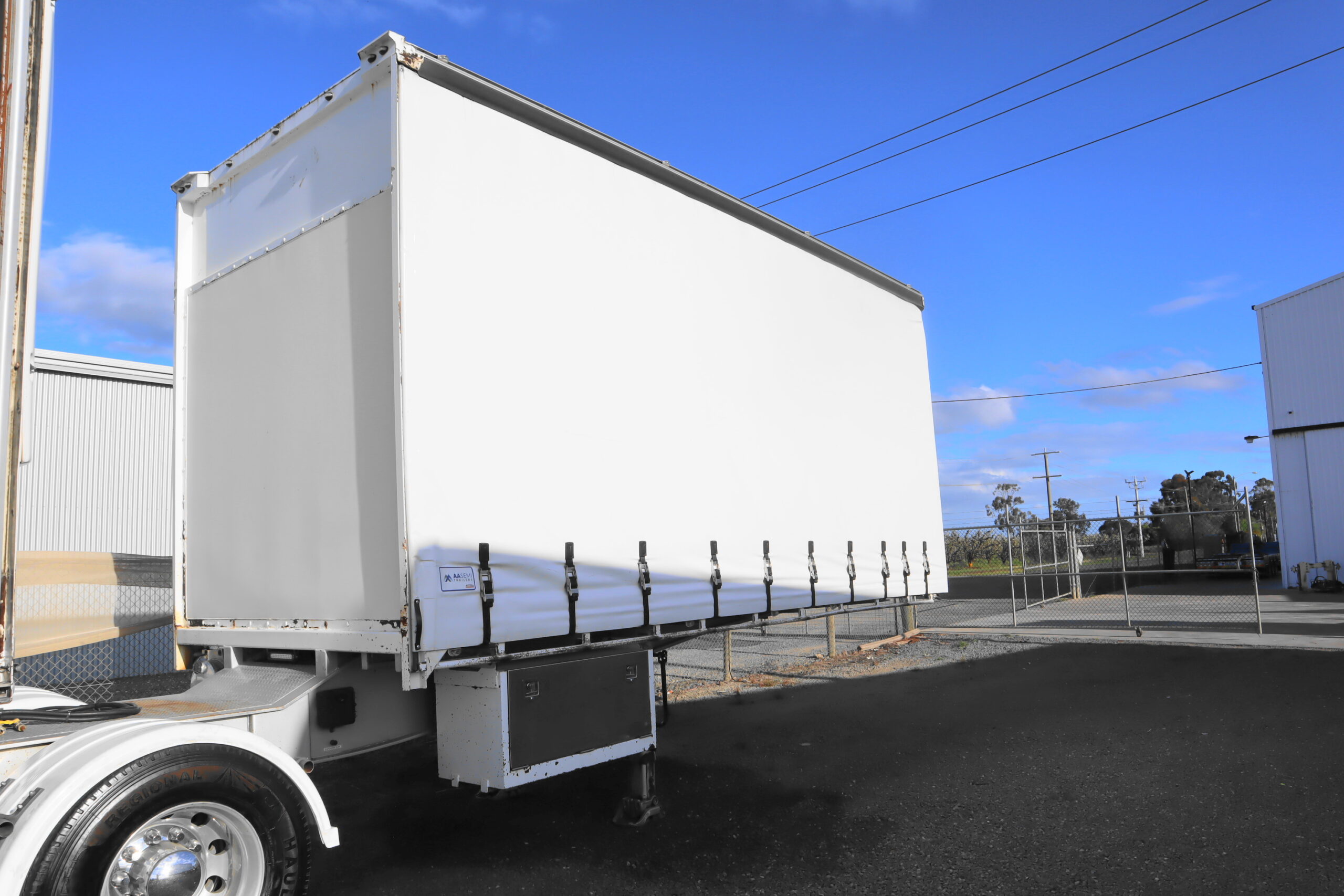 2013 BARKER 10Plt REFRIGERATED A-TRAILER image 3